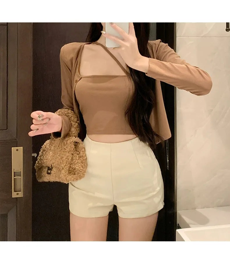 Shorts Feminino de Couro Preto Slim Fit