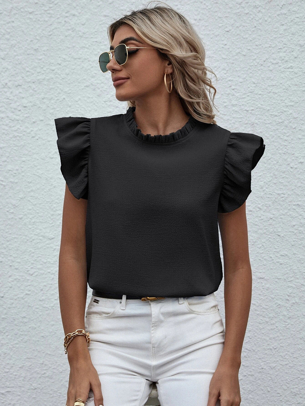 Blusa Capri – Babados & Elegância Minimalista