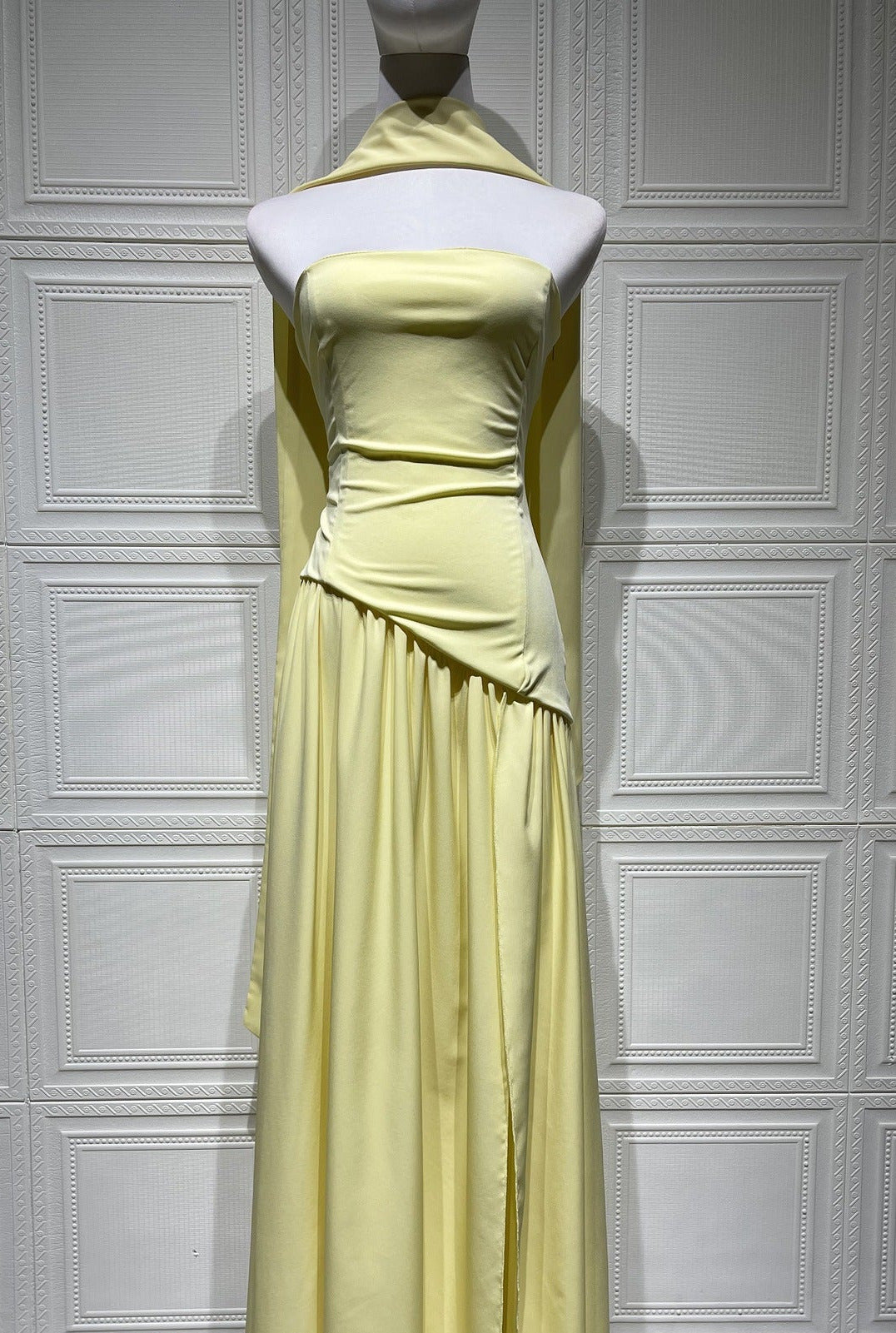 Vestido Celeste – Elegância Contemporânea & Caimento Perfeito