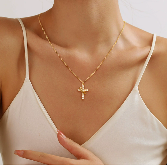 Colar Cruz Dourada com Cristais – Símbolo de Fé e Luz