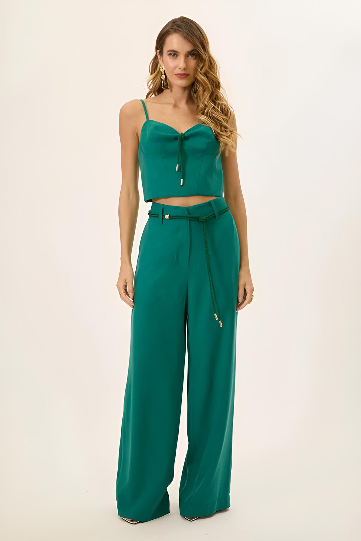 Blusa com Alças Finas RYVEI