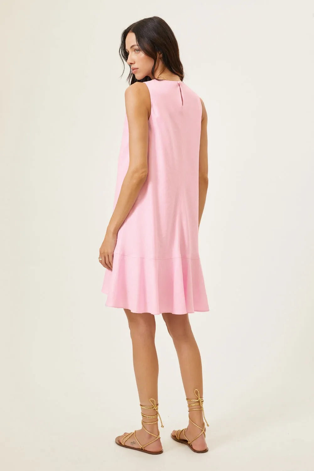 Vestido Curto em Linho com Recortes