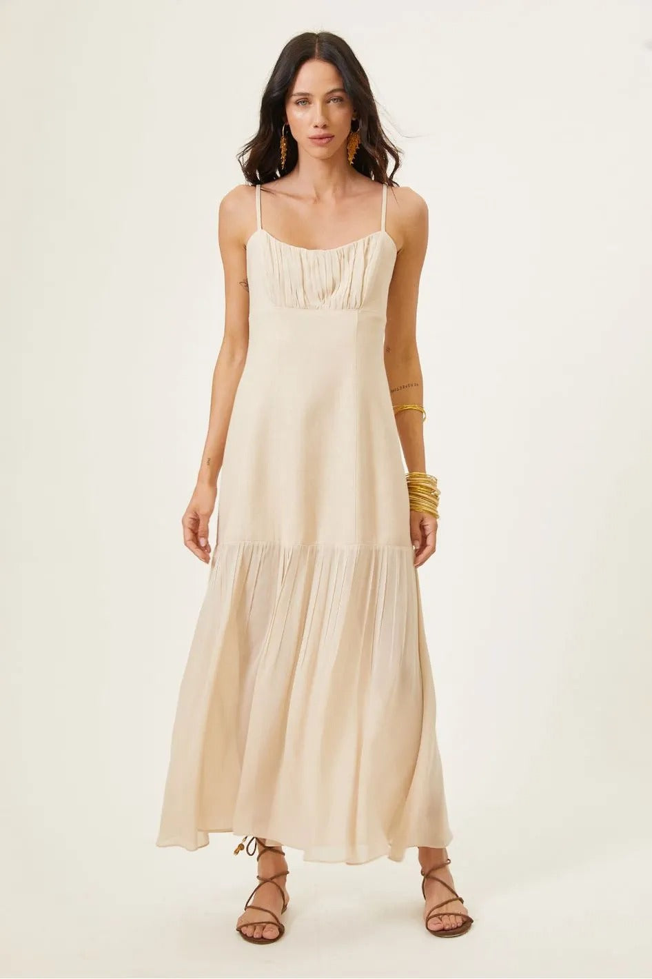 Vestido Curto em Linho com Recortes