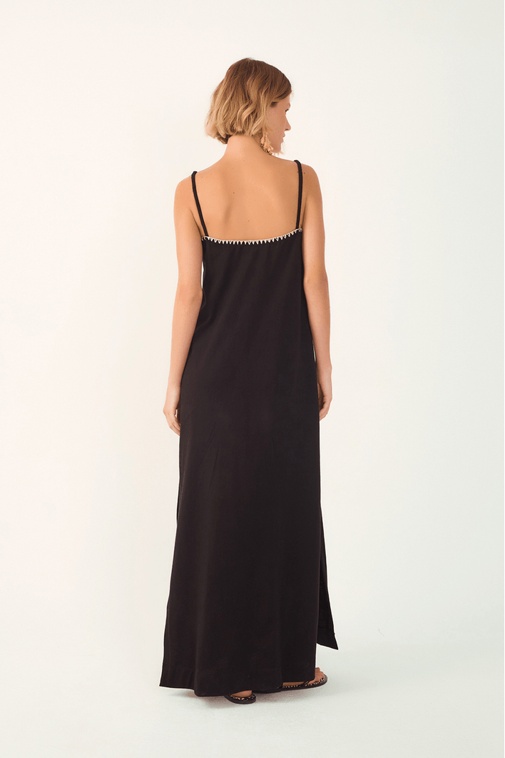 Vestido Bordado Decote