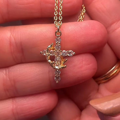 Colar Cruz Dourada com Cristais – Símbolo de Fé e Luz
