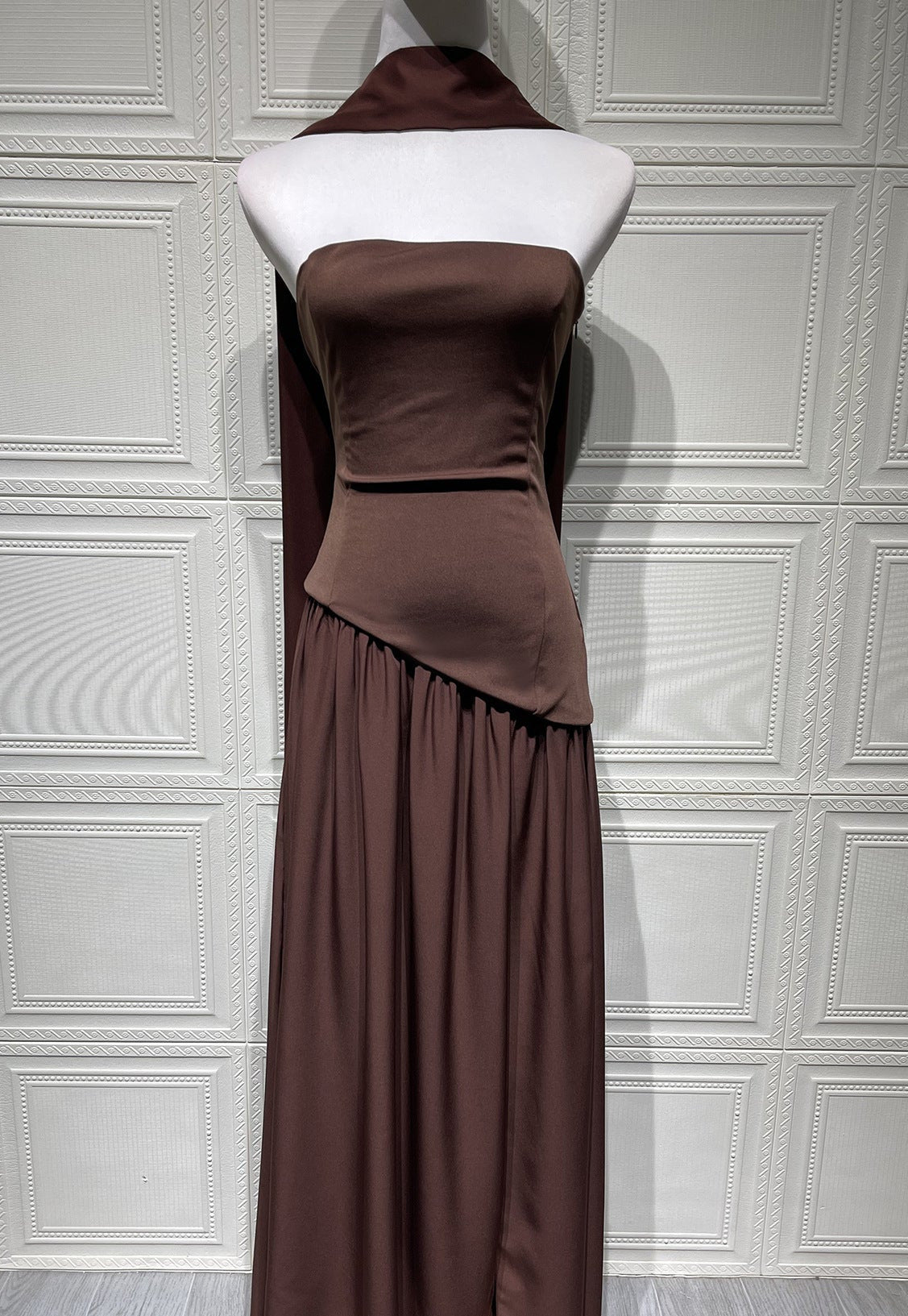 Vestido Celeste – Elegância Contemporânea & Caimento Perfeito