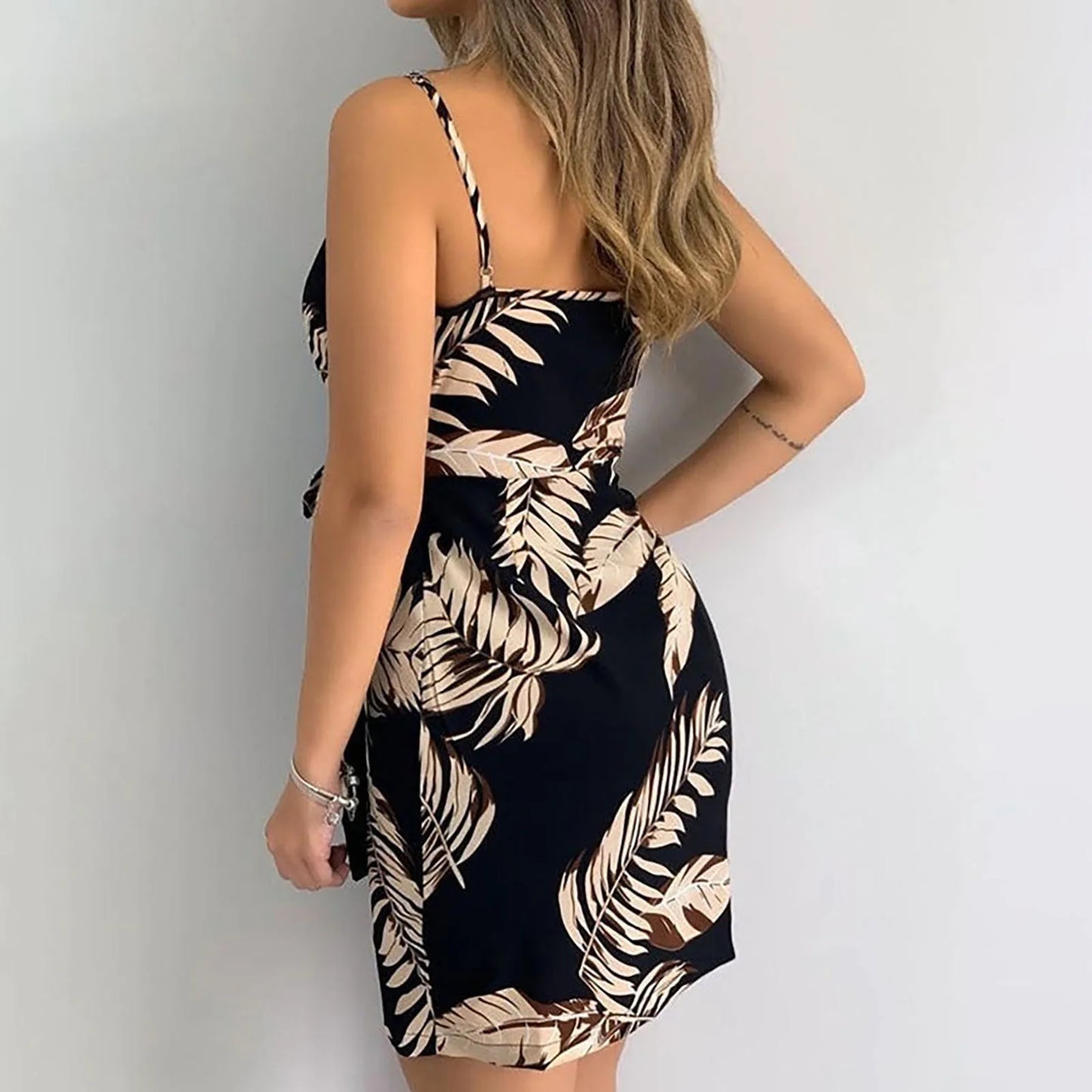 Vestido Curto Estampado de Verão com Renda