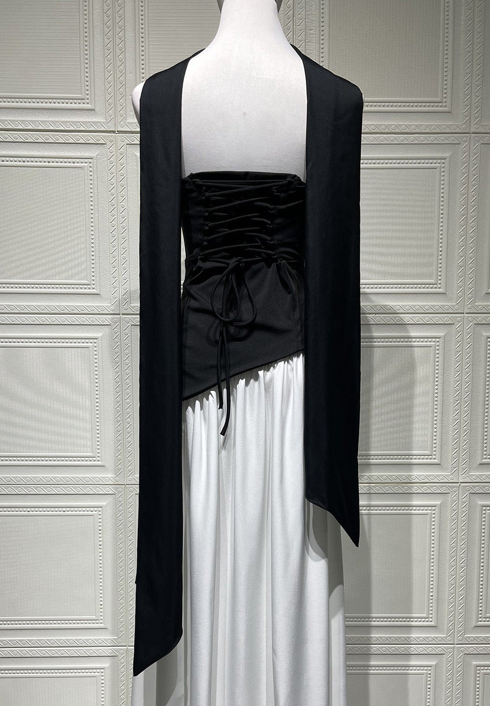 Vestido Celeste – Elegância Contemporânea & Caimento Perfeito