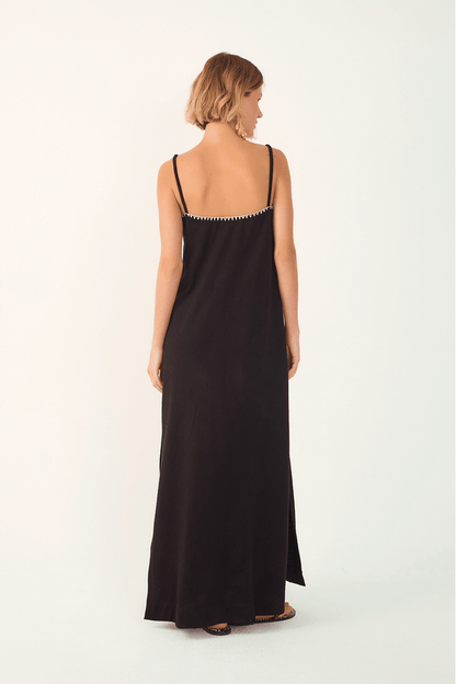 Vestido Bordado Decote